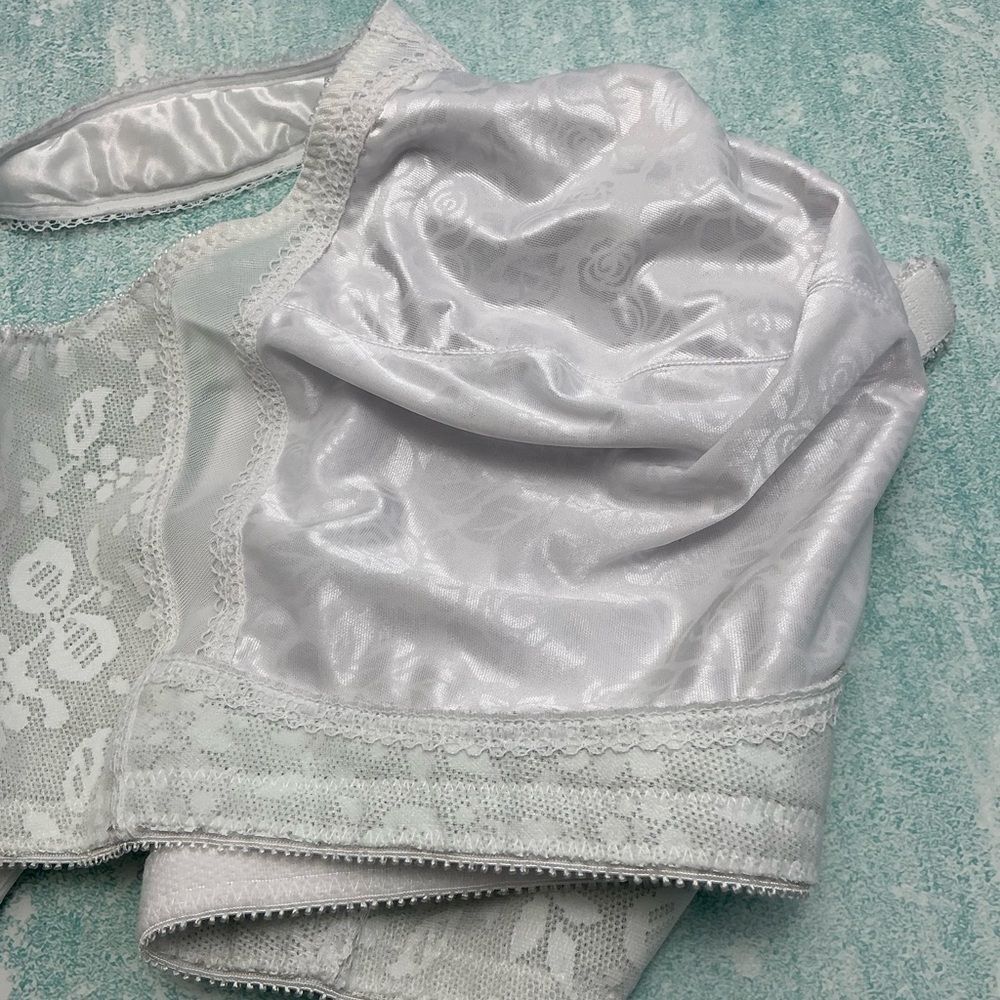 Playtex White Lace Satin Bra 44DDD